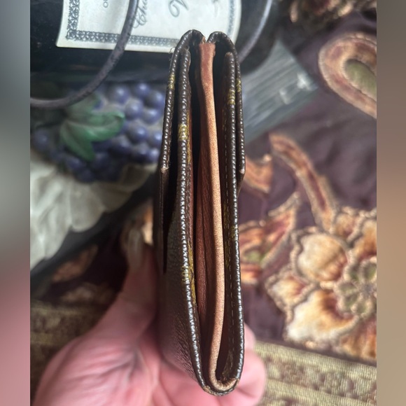 Authentic Louis Vuitton Elise Monogram two sides snap Wallet - Picture 4 of 16